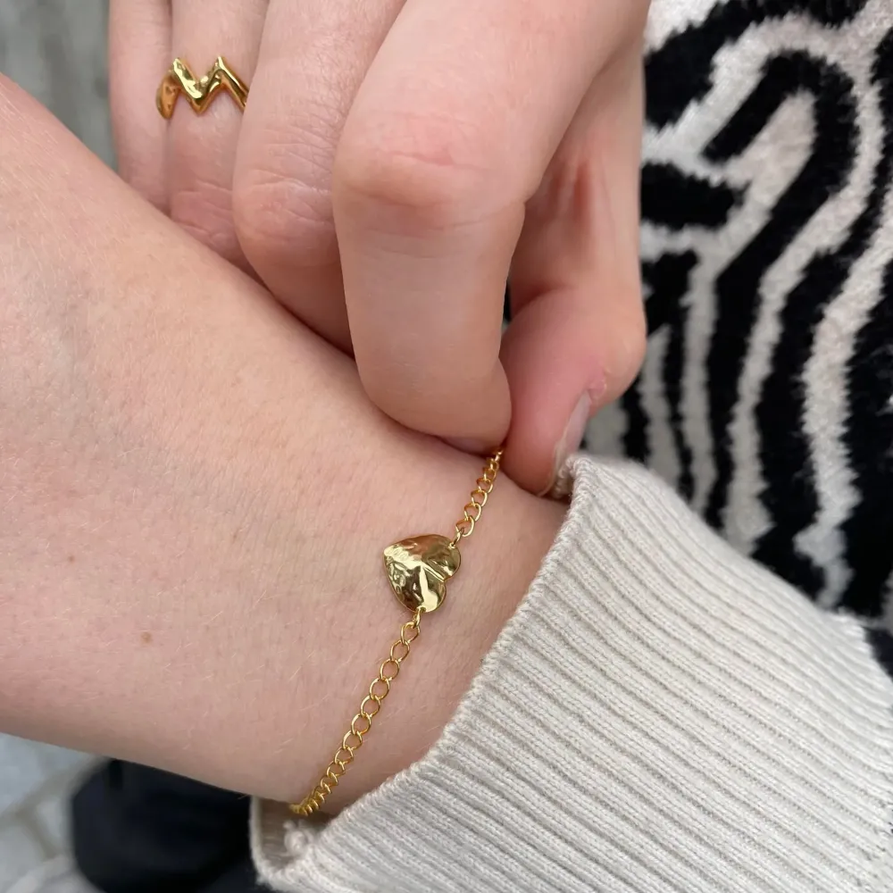Jane Kønig smykker Jane Kønig Bruised Heart armbånd BHB-SS23-G | Armbånd | Forgyldte Sølvsmykker