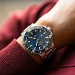 Oris ure Oris Aquis Date 41,5mm 733 7787 4135MB | Herreure Med Lænke | Herreure I Stål