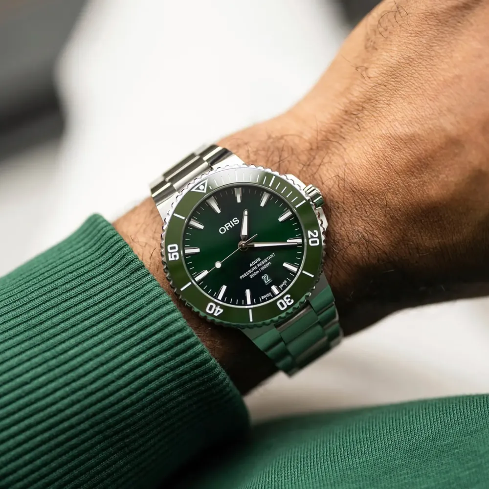 Oris ure Oris Aquis Date 43,5mm 733 7789 4157MB | Herreure Med Lænke | Herreure I Stål