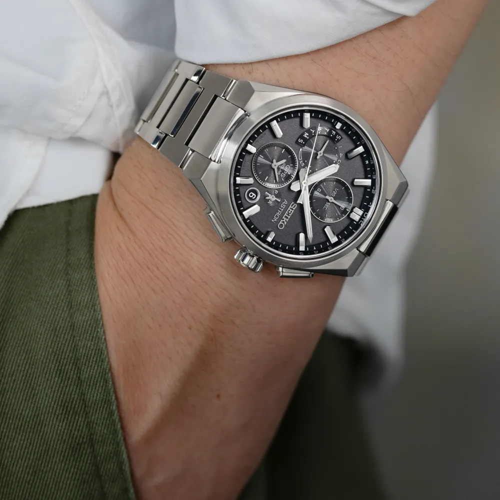 Seiko GPS Solar 5X83 Dual-Time Chronograph SSH163J1 | Herreure Med Lænke | Herreure I Titanium